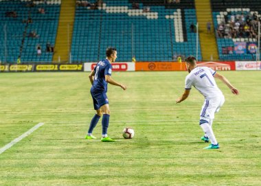 Odessa, Ukrayna - 3 Ağustos 2018: duygusal futbol taraftarları destek ekibi stadyumunda futbol kulübü Djurgardens Eğer İsveç oyun Uefa Avrupa Ligi oyun sırasında. Kalabalık futbol taraftarları Stadyumu futbol