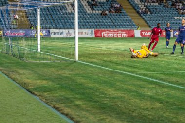 Odessa, Ukrayna - 9 Ağustos 2018: Uefa Avrupa Ligi 2018 Fc Mariupol (Ukrayna) - Fc Girondins de Bordeaux (Fransa) gergin bir futbol maçı Avrupa Ligi. Bordeaux - Fransa - kırmızı
