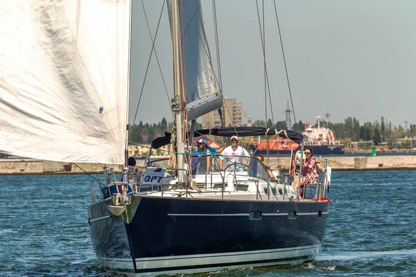 Odessa Ukraina Maj 2011 Segling Yacht Kustområdet Svarta Havet Ljus — Stockfoto