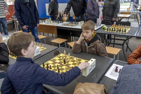 Одесса Украина Апреля 2016 Года Городской Шахматный Турнир Игроки Концентрируются — стоковое фото