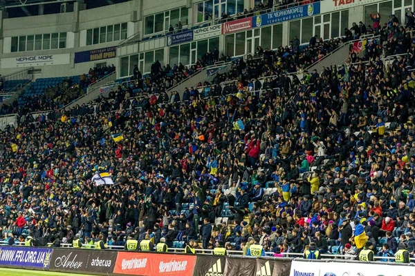 Odessa Ukraine Março 2016 Fãs Futebol Espectadores Stands Estádio Apoiam — Fotografia de Stock