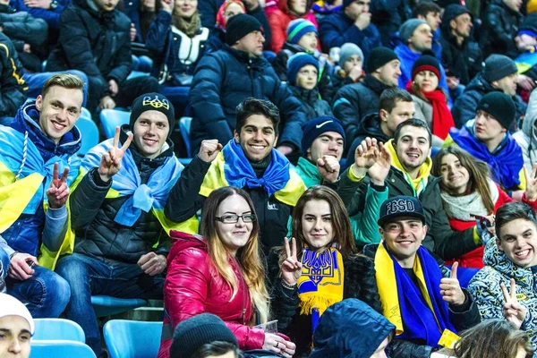Odessa Ukraina Marca 2016 Fani Piłki Nożnej Widzów Trybunach Stadionu — Zdjęcie stockowe