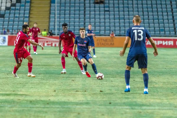 Odessa, Ukrayna - 9 Ağustos 2018: Uefa Avrupa Ligi 2018 Fc Mariupol (Ukrayna) - Fc Girondins de Bordeaux (Fransa) gergin bir futbol maçı Avrupa Ligi. Bordeaux - Fransa - kırmızı