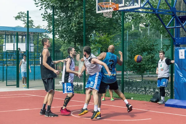 Oděsa Ukrajina Července 2018 Dospívající Hrát Basketbal Během Mistrovství Streetball — Stock fotografie