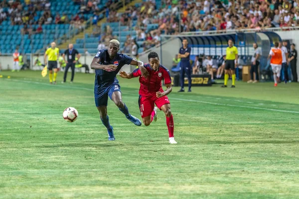 Odessa, Ukrayna - 9 Ağustos 2018: Uefa Avrupa Ligi 2018 Fc Mariupol (Ukrayna) - Fc Girondins de Bordeaux (Fransa) gergin bir futbol maçı Avrupa Ligi. Bordeaux - Fransa - kırmızı