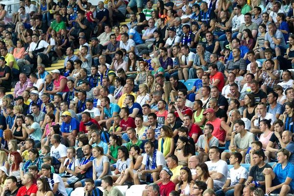 Odessa Ukraina Sierpnia 2015 Fanów Piłki Nożnej Widzów Trybunach Stadionu — Zdjęcie stockowe