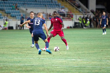 Odessa, Ukrayna - 9 Ağustos 2018: Avrupa Ligi Uefa Avrupa Ligi 2018 Fc Girondins de Bordeaux (Fransa) futbol maçı. Bordeaux - Fransa - ısınma, Fc Mariupol Ukrayna ile maçtan önce eğitim
