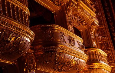 Altın iç opera Tiyatrosu. Tiyatro konser salonu iç. Zengin altın yaldız işlemeli iç. Devlet Tiyatrosu Lodge. Odessa Opera ve Bale Tiyatrosu, 2017. Zengin tiyatro arka plan