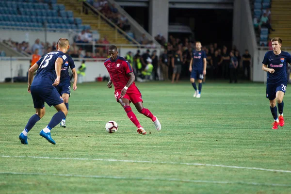Odessa, Ukrayna - 9 Ağustos 2018: Avrupa Ligi Uefa Avrupa Ligi 2018 Fc Girondins de Bordeaux (Fransa) futbol maçı. Bordeaux - Fransa - ısınma, Fc Mariupol Ukrayna ile maçtan önce eğitim