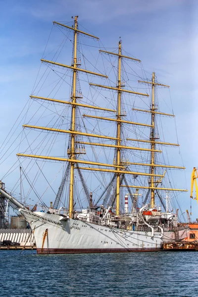 Odessa Ukraine April 2014 Old Sailboat Friendship Port Due Lack — Stock Photo, Image