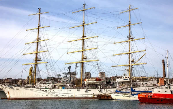 Odessa Ukraine April 2014 Old Sailboat Friendship Port Due Lack — Stock Photo, Image