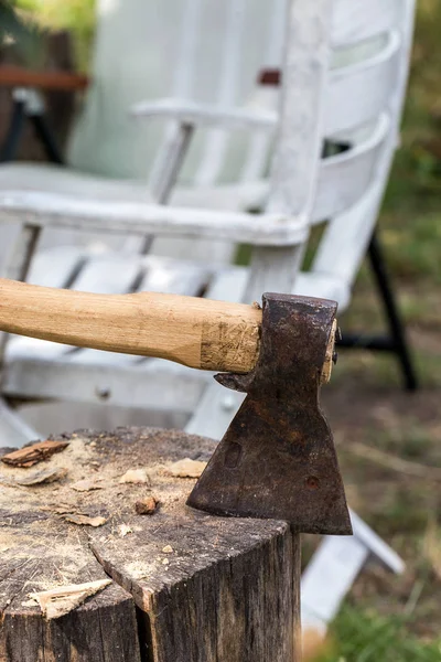 Houthelikopter Steekt Uit Houten Hennep Bijl Houtbewerking Ontbossing Door Een — Stockfoto