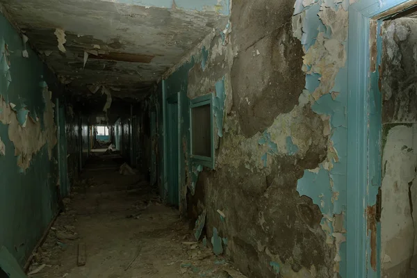 Casa Abandonada Interior Assustador Casa Arruinada Com Quartos Mobilados Bardel — Fotografia de Stock