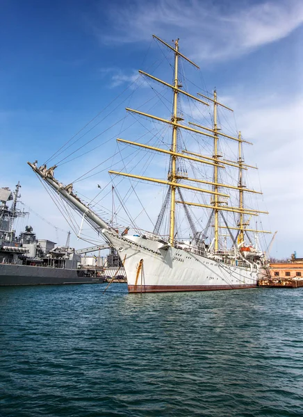 Odessa Ukraine April 2014 Old Sailboat Friendship Port Due Lack — Stock Photo, Image