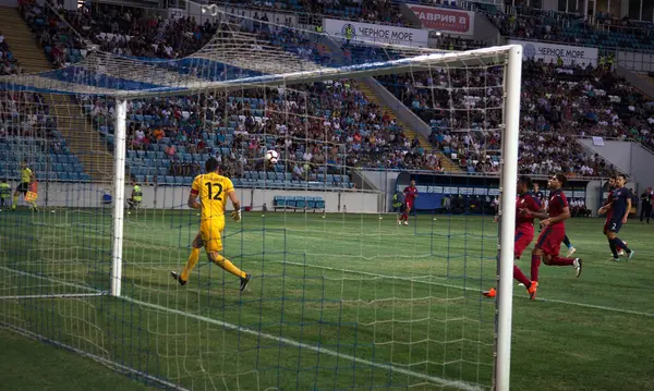 Odessa, Ukrayna - 9 Ağustos 2018: Avrupa Ligi Uefa Avrupa Ligi 2018 Fc Girondins de Bordeaux (Fransa) futbol maçı. Bordeaux - Fransa - ısınma, Fc Mariupol Ukrayna ile maçtan önce eğitim