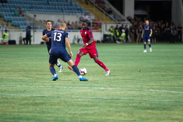 Odessa, Ukrayna - 9 Ağustos 2018: Avrupa Ligi Uefa Avrupa Ligi 2018 Fc Girondins de Bordeaux (Fransa) futbol maçı. Bordeaux - Fransa - ısınma, Fc Mariupol Ukrayna ile maçtan önce eğitim