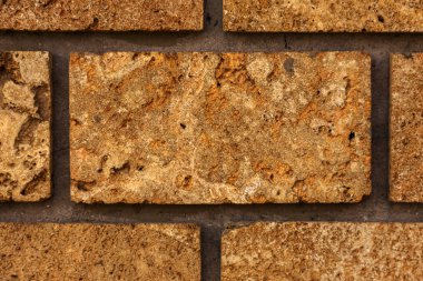 Arka plan tasarımı için. Taş duvar. Doğal taş eski taş tasarım projesi için arka plan arka plan olarak arka plan. Doğal kabuklu deniz ürünleri, bir yeraltı ocağı taştan taş duvardan sanatsal arka plan