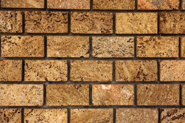 Arka plan tasarımı için. Taş duvar. Doğal taş eski taş tasarım projesi için arka plan arka plan olarak arka plan. Doğal kabuklu deniz ürünleri, bir yeraltı ocağı taştan taş duvardan sanatsal arka plan