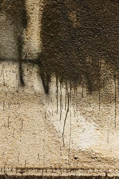旧混凝土贴壁被抽象的笔触和油漆的污渍宠坏了 混凝土 破旧的墙壁 损坏的油漆 墙的艺术质感 裂纹表面涂漆不良 — 图库照片