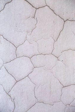 Güzel eski duvar büyük çatlaklar ve doku ile. Arka plan olarak kullanılabilir