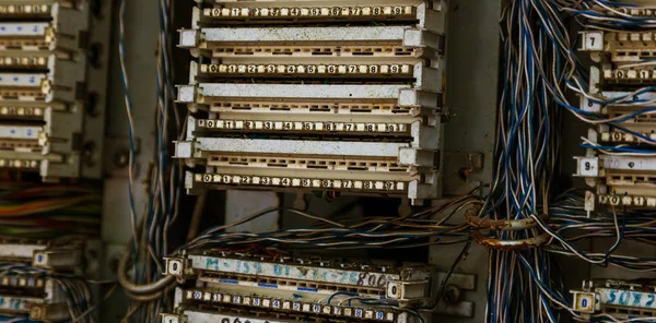 Velha Central Telefónica Analógica Rua Cidade Quebrado Pilhado Abandonado Quebrado — Fotografia de Stock