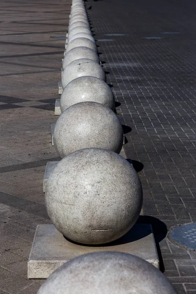 Bolas Pedra Numa Rua Cidade Projeto Cidade Praça Uma Régua — Fotografia de Stock