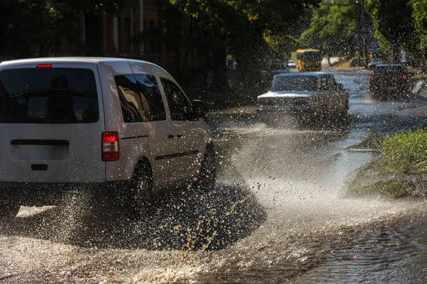 Driving Cars Flooded Road Floods Caused Rain Storms Cars Float — Stock Photo, Image