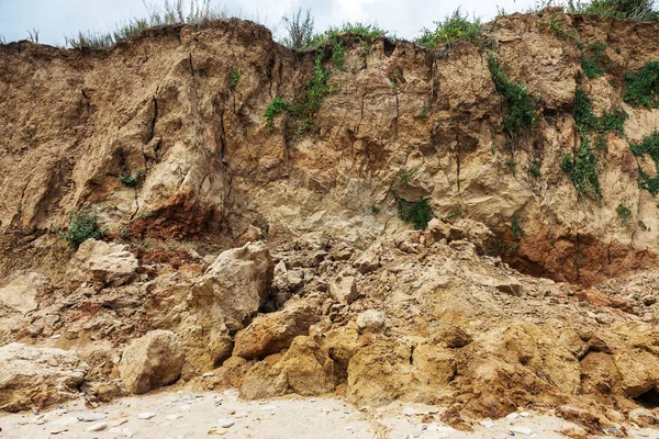 Deslizamiento Montaña Una Zona Ambientalmente Peligrosa Grandes Grietas Tierra Descenso — Foto de Stock