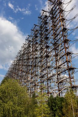 Büyük anten alanı. Sovyet radar sistemi 