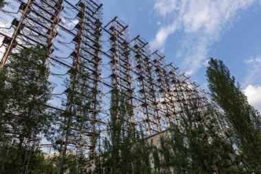 Büyük anten alanı. Sovyet radar sistemi 