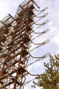 Büyük anten alanı. Sovyet radar sistemi 