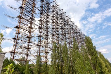 Büyük anten alanı. Sovyet radar sistemi 