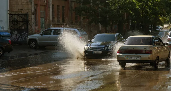 Одеса Україна Липня 2018 Водіння Автомобіля Затопленій Дорозі Під Час — стокове фото