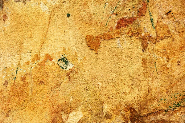 灰泥砖墙的中空的古老艺术质感 石墙粉刷后的裂缝表面划痕严重 具有花瓣质感 被损坏的石膏擦拭的建筑物正面 — 图库照片