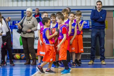 Odessa, Ukrayna - 23 Aralık 2018: genç çocuk basketbol oynamak, Çocuk spor basketbol kulübü çocuk spor okulu kutlama sırasında çocuk spor yarışmalara katılmak