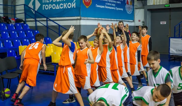 Odessa Ucrania Diciembre 2018 Niños Pequeños Juegan Baloncesto Participan Competiciones — Foto de Stock