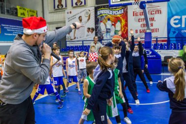 Odessa, Ukrayna - 23 Aralık 2018: genç çocuk basketbol oynamak, Çocuk spor basketbol kulübü çocuk spor okulu kutlama sırasında çocuk spor yarışmalara katılmak