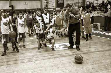 Odessa, Ukrayna - 23 Aralık 2018: genç çocuk basketbol oynamak, Çocuk spor basketbol kulübü çocuk spor okulu kutlama sırasında çocuk spor yarışmalara katılmak