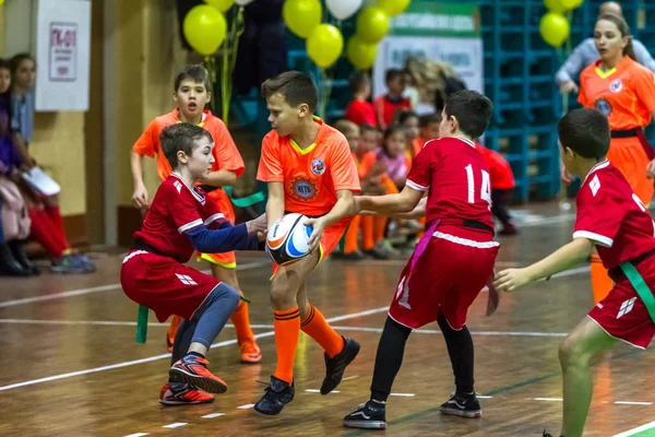 Odessa Ucrania Diciembre 2018 Los Niños Pequeños Juegan Rugby Mientras —  Fotos de Stock