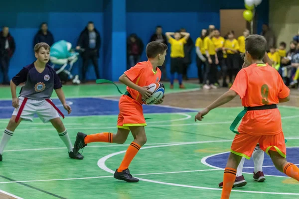 Odessa Ucrânia Dezembro 2018 Crianças Pequenas Jogam Rugby Enquanto Brincam — Fotografia de Stock