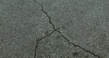 Herhangi bir yaratıcı tasarım için temel olarak kırık arka plan. Çimento, asfalt zemin fissür desen. Doku çatlamak. Kırık duvar doku kırık tabak, Özet satırları sıkıntılı arka plan desen