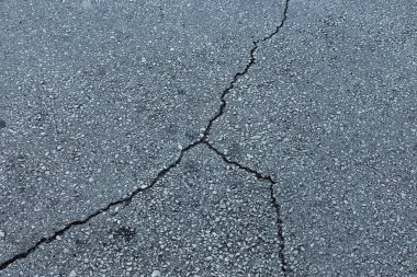 Herhangi bir yaratıcı tasarım için temel olarak kırık arka plan. Çimento, asfalt zemin fissür desen. Doku çatlamak. Kırık duvar doku kırık tabak, Özet satırları sıkıntılı arka plan desen