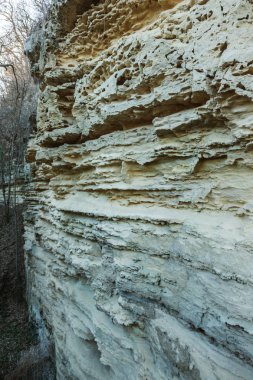 Kalker kaya yüzeyi çöken pitoresk arka plan. Taş taş, büyük ayrışma soyut güzel formları çatlaklar ve taş, çöküşü ve heyelan deprem tehlikesi cavitie yıkanmış