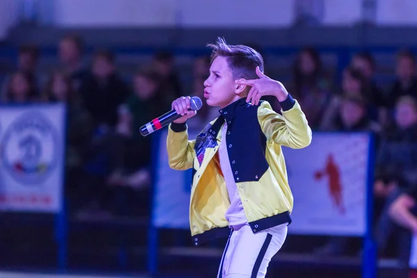 Odessa Ucrania Febrero 2019 Grupos Música Infantil Cantando Bailando Cancha —  Fotos de Stock