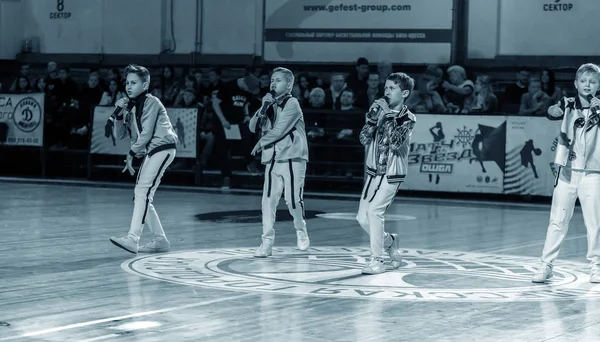 Oděsa Ukrajina Února 2019 Dětské Hudební Skupiny Zpěvu Tance Košíkovou — Stock fotografie