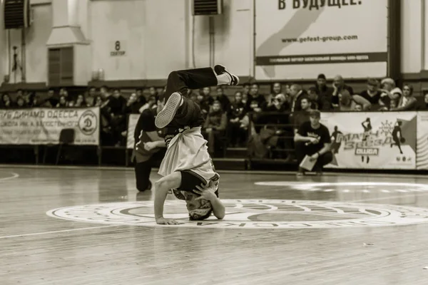 Odessa Ucrania Febrero 2019 Bailarines Callejeros Niños Adolescentes Bailan Break — Foto de Stock