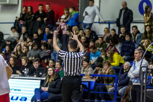 Odessa Ukraine Février 2019 Arbitre Basketball Sportif Supervise Bataille Des — Photo