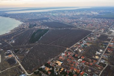 Hava panoramik deniz yazlık yerleşim. Deniz yazlık Köyü, sahil heyelan bölgesinde güçlendirilmesi satır Üstten Görünüm