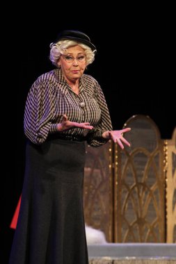 Odessa, Ukrayna - 26 Şubat 2016: Tiyatro oyuncuları komedi çocuk Kiralık performansını gizli aşıkların rol oynamaktadır. Aktörler sırasında komedi Tiyatro sahne