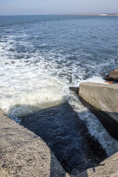 Descarga Aguas Residuales Industriales Sucias Mar Envenenamiento Del Área Recreativa — Foto de Stock